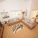 شقة Luxury Penthouse With Jacuzzi In أوروبيتش
