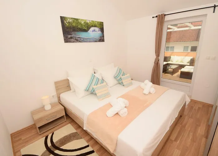 Luxury Penthouse With Jacuzzi In *