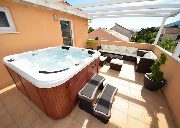 Luxury Penthouse With Jacuzzi In * Orebić