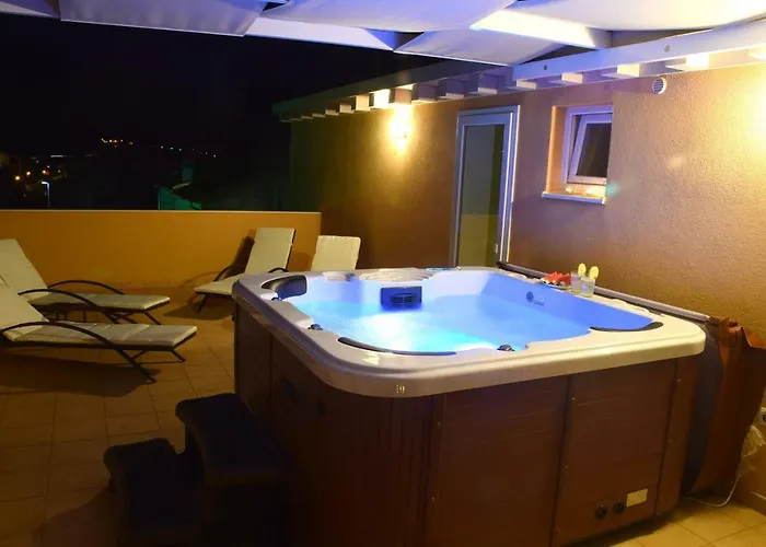 Luxury Penthouse With Jacuzzi In * Orebić