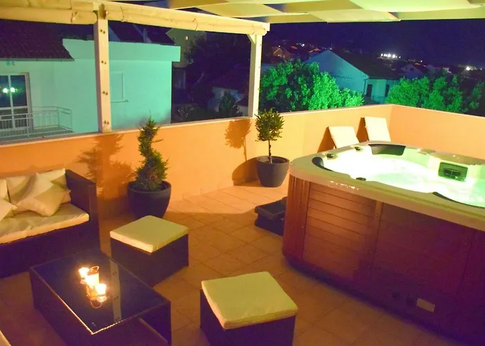 Luxury Penthouse With Jacuzzi In Orebić