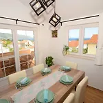 Luxury Penthouse With Jacuzzi In Apartman *