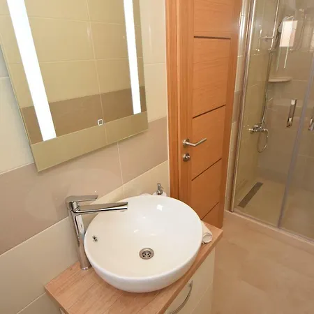 Luxury Penthouse With Jacuzzi In Orebić
