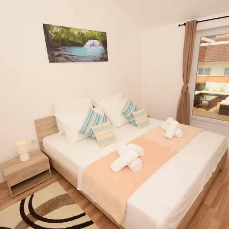 Luxury Penthouse With Jacuzzi In *