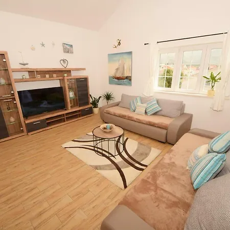 דירה Luxury Penthouse With Jacuzzi In *