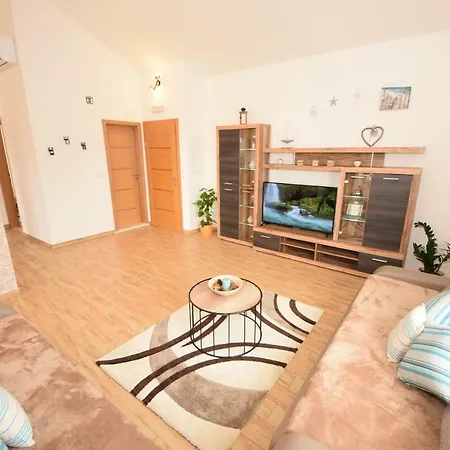 Luxury Penthouse With Jacuzzi In Orebić