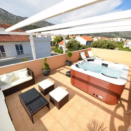 Luxury Penthouse With Jacuzzi In Orebić