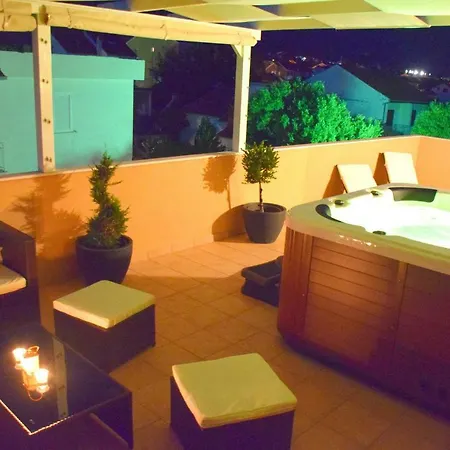 Luxury Penthouse With Jacuzzi In Orebić