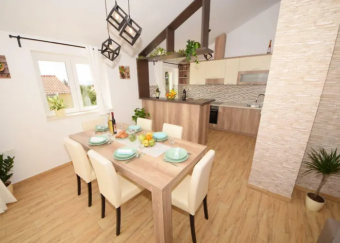 דירה Luxury Penthouse With Jacuzzi In אורביץ