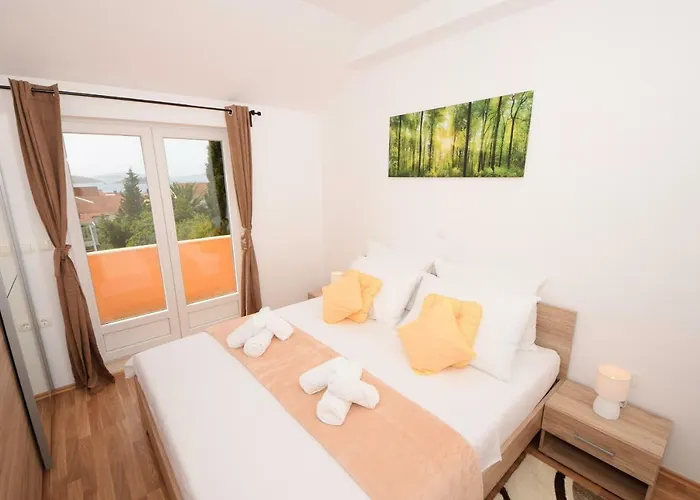 Luxury Penthouse With Jacuzzi In אורביץ