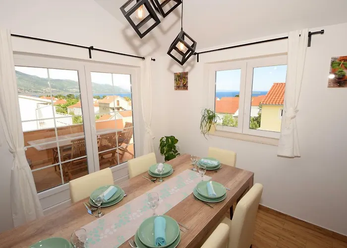 Luxury Penthouse With Jacuzzi In דירה *